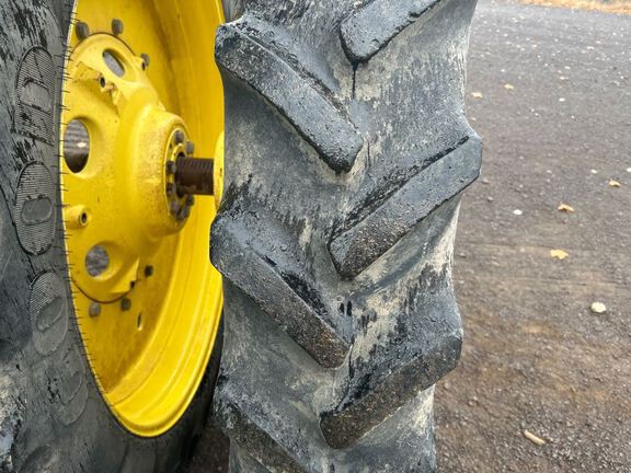 2010 John Deere 8225R Tractor