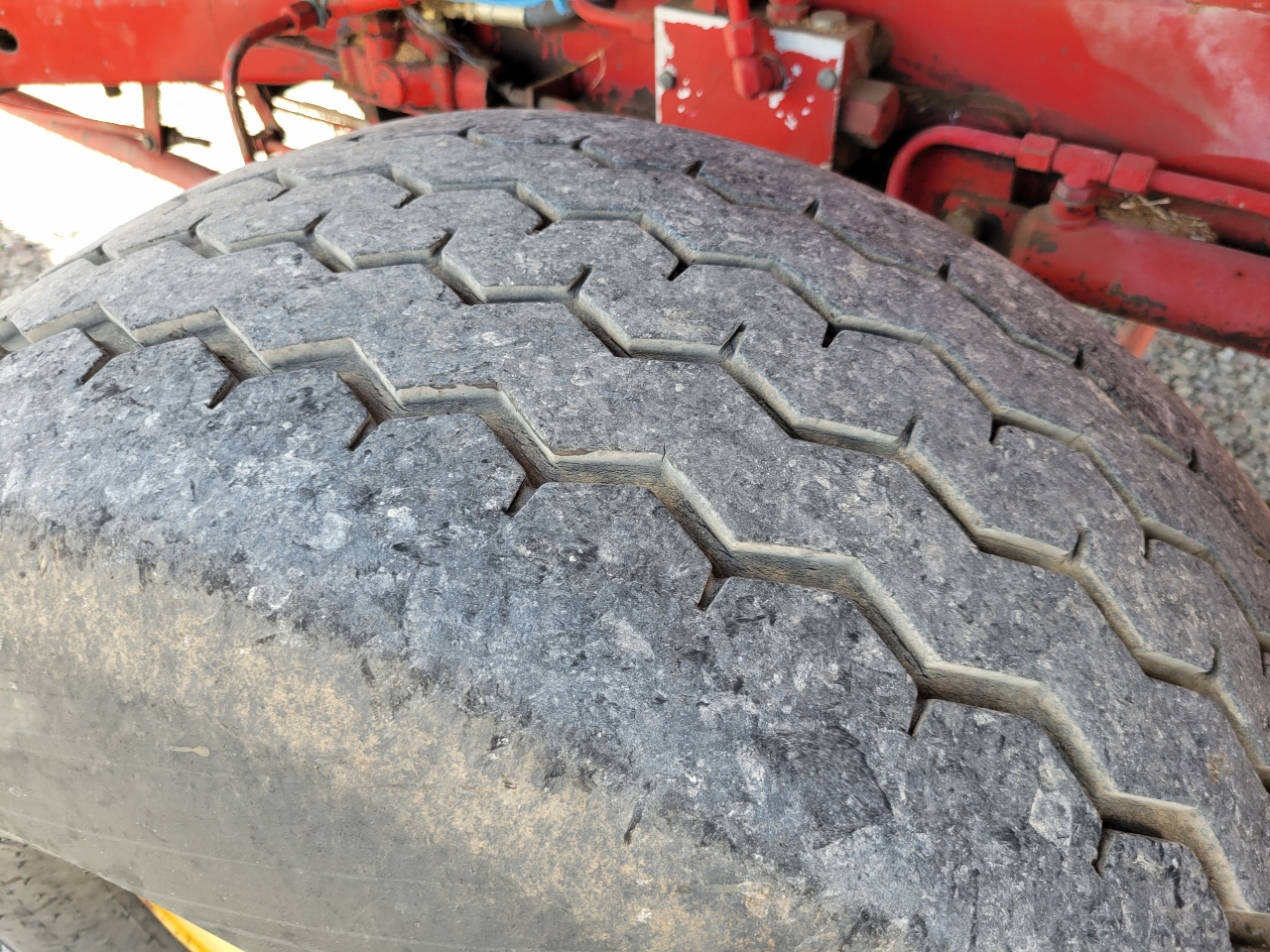 New Holland 1068 Bale Wagon