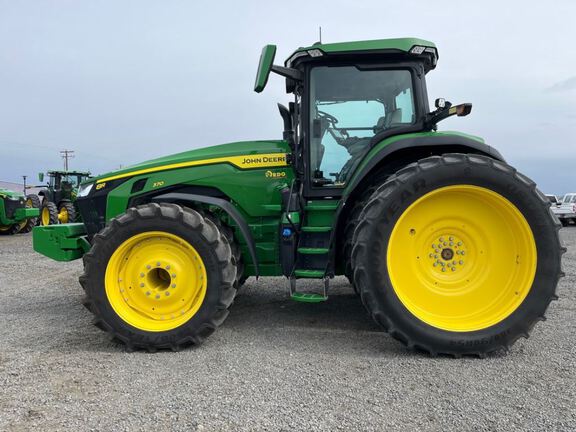 2022 John Deere 8R 370 Tractor