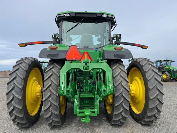 2022 John Deere 8R 370 Tractor