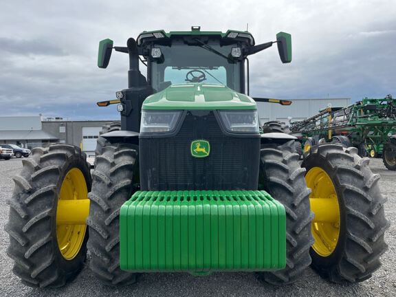 2022 John Deere 8R 370 Tractor