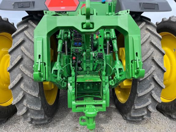 2022 John Deere 8R 370 Tractor