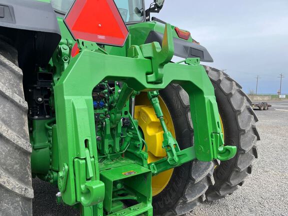 2022 John Deere 8R 370 Tractor