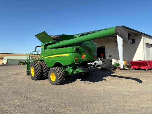2024 John Deere S780 Combine