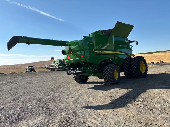 2024 John Deere S780 Combine