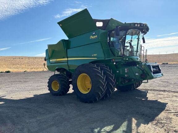 2024 John Deere S780 Combine