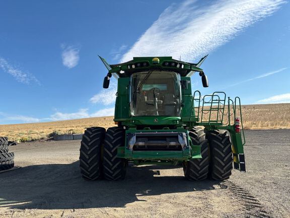 2024 John Deere S780 Combine