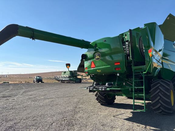 2024 John Deere S780 Combine