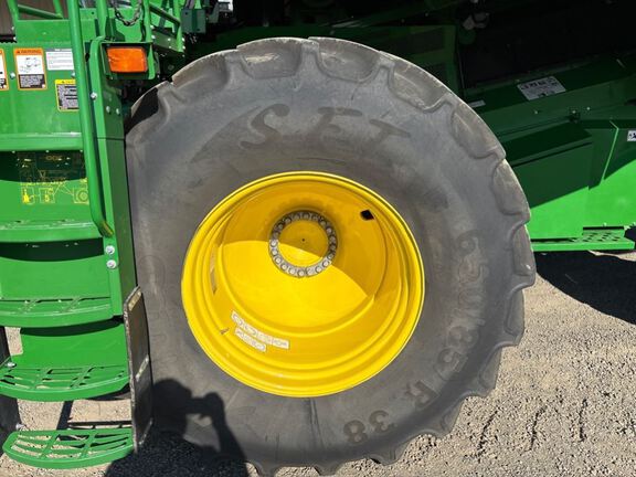 2024 John Deere S780 Combine