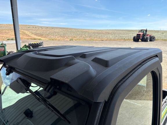 2024 John Deere XUV865M ATV