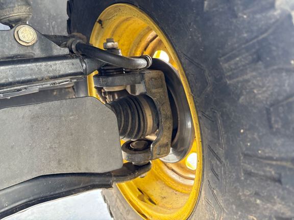 2024 John Deere XUV865M ATV