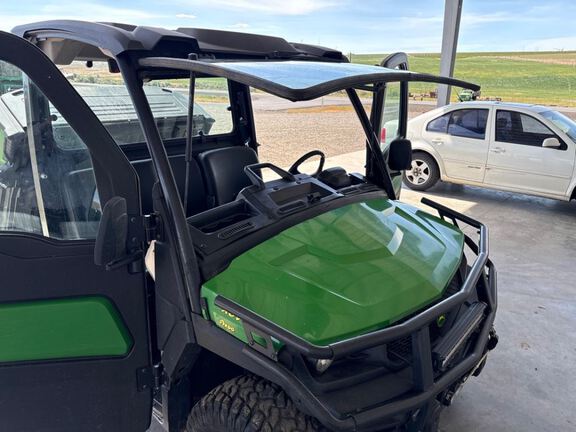 2024 John Deere XUV865M ATV