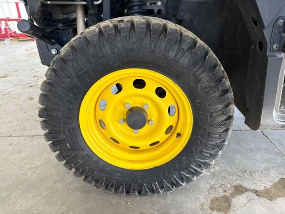 2024 John Deere XUV865M ATV