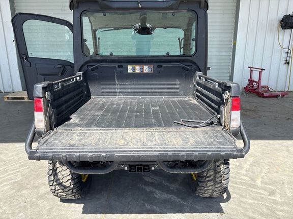 2024 John Deere XUV865M ATV