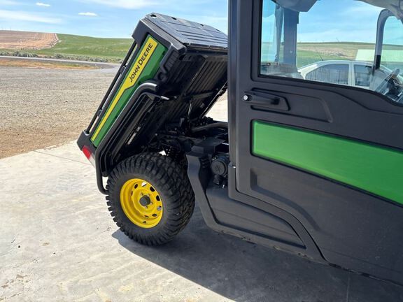 2024 John Deere XUV865M ATV