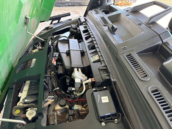 2024 John Deere XUV865M ATV