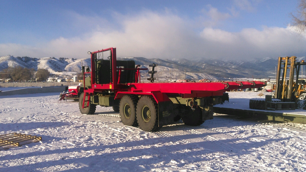 Robbco ARMY TRUCK FFF Bale Feeder