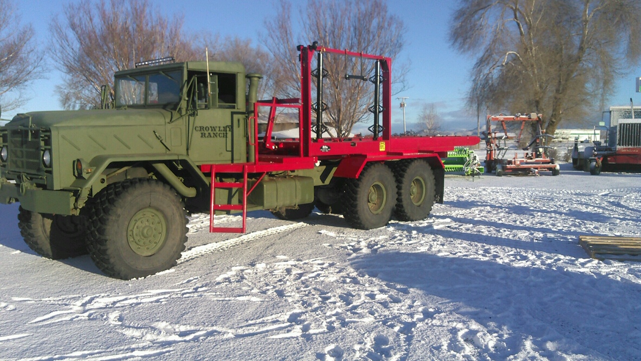 Robbco ARMY TRUCK FFF Bale Feeder