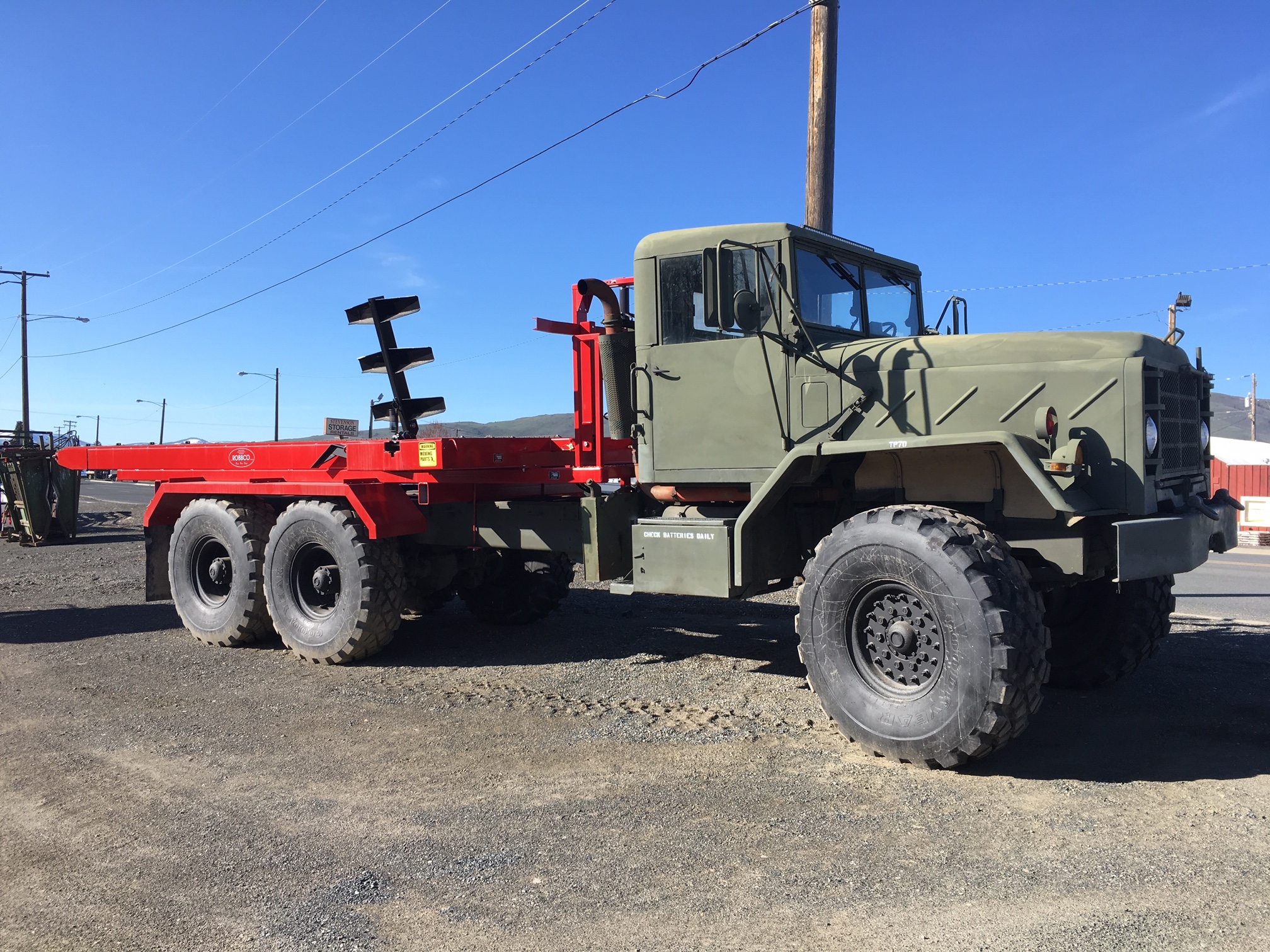 Robbco ARMY TRUCK FFF Bale Feeder