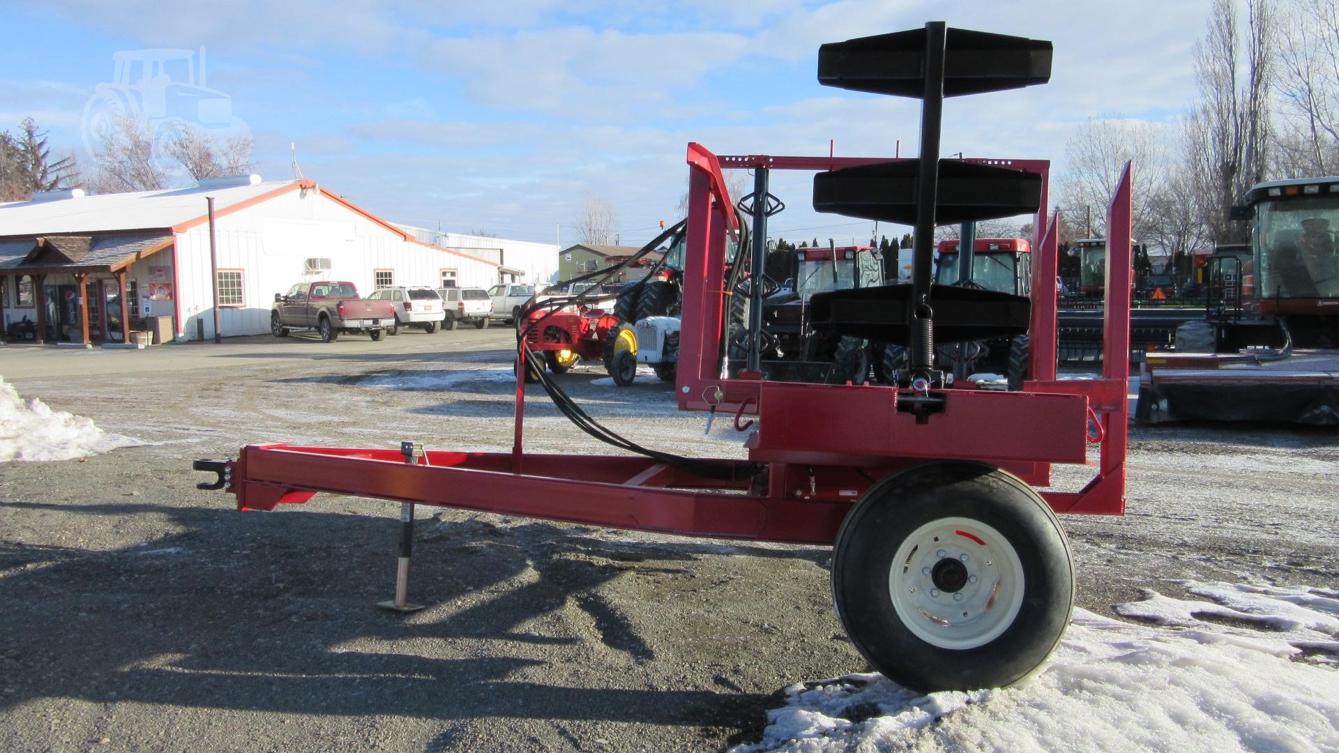 Robbco SIDE FEEDER - PULL TYPE FFF Bale Feeder