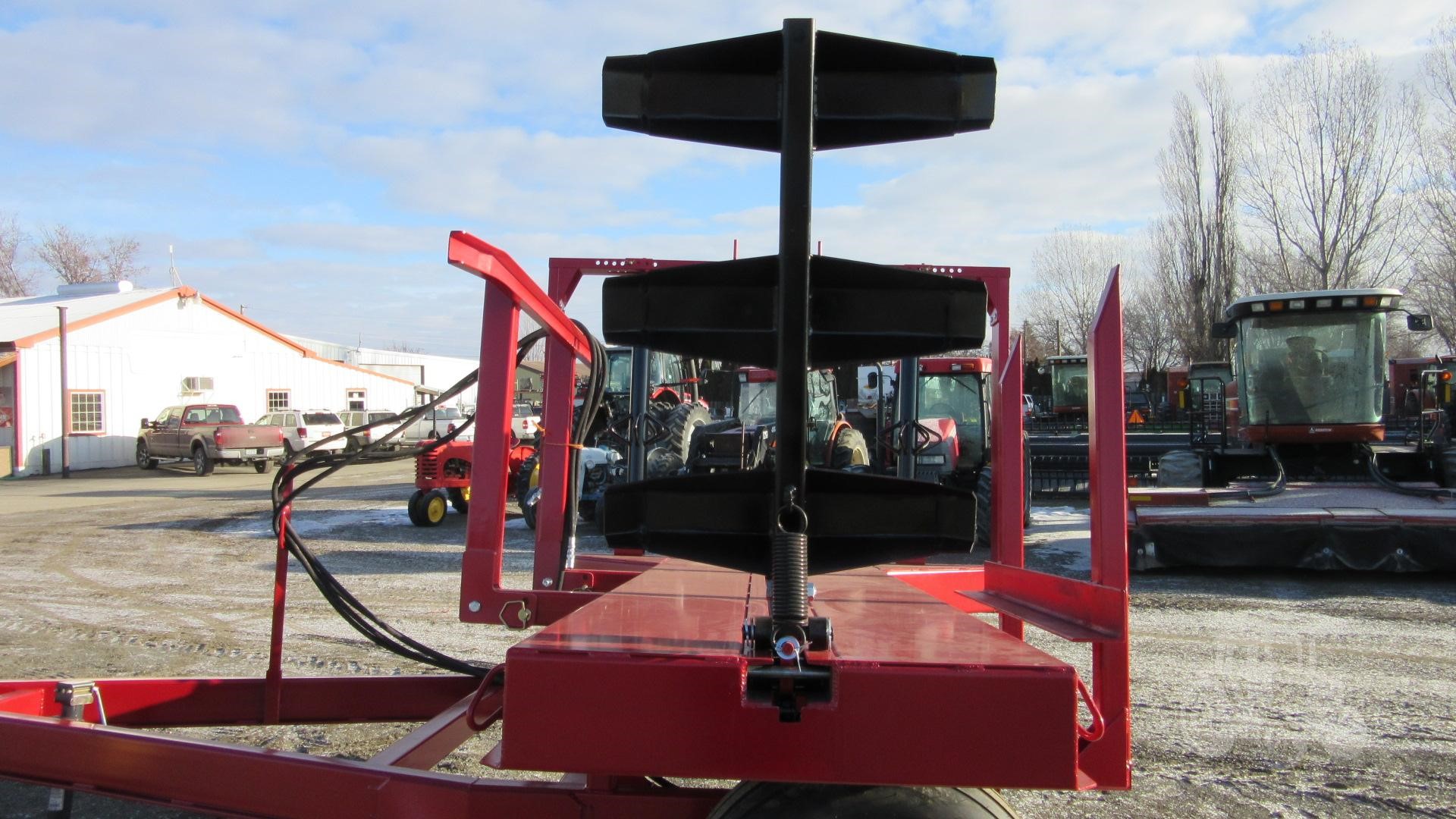 Robbco SIDE FEEDER - PULL TYPE FFF Bale Feeder