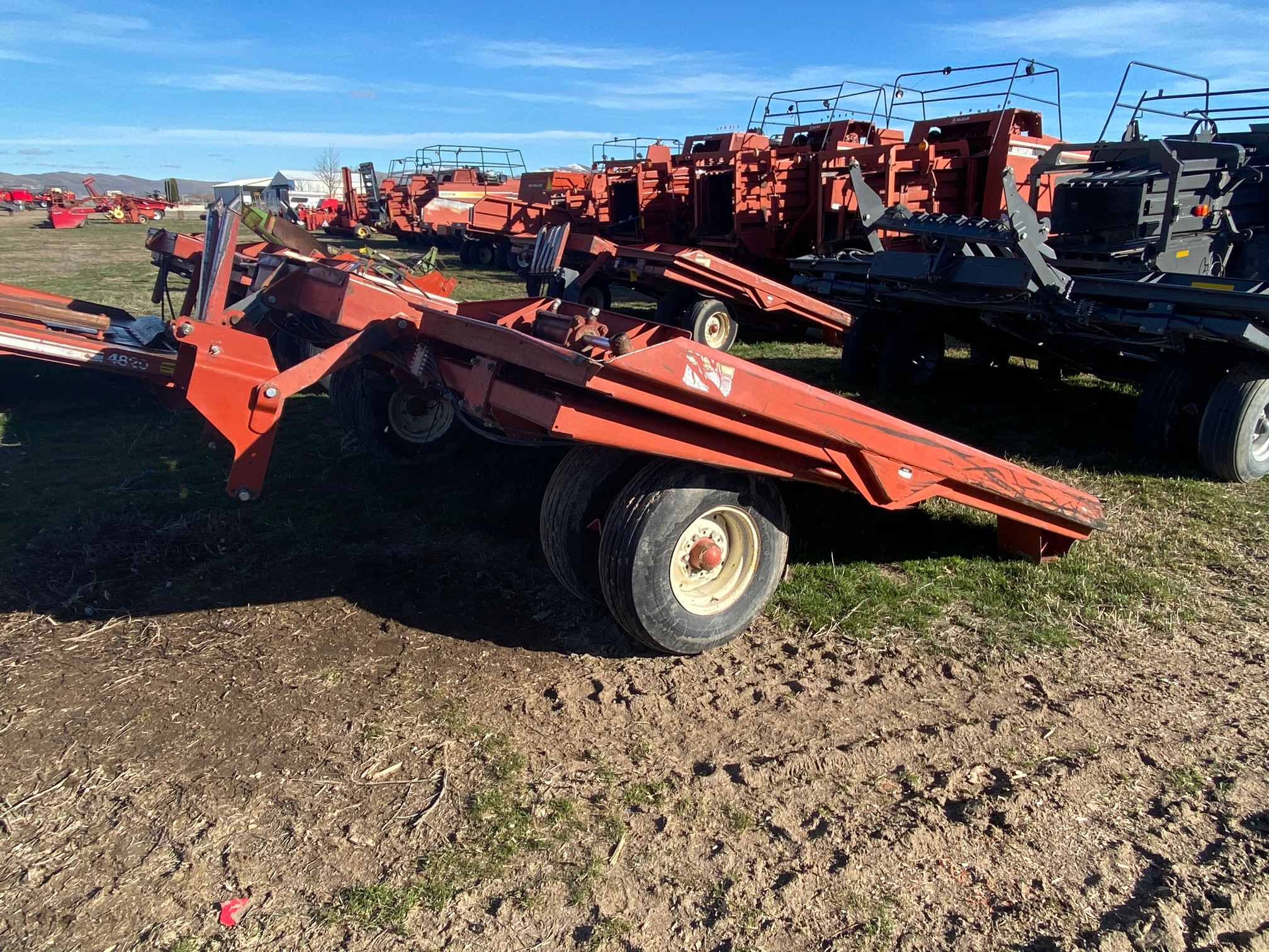 Hesston 4920 Bale Accumulator