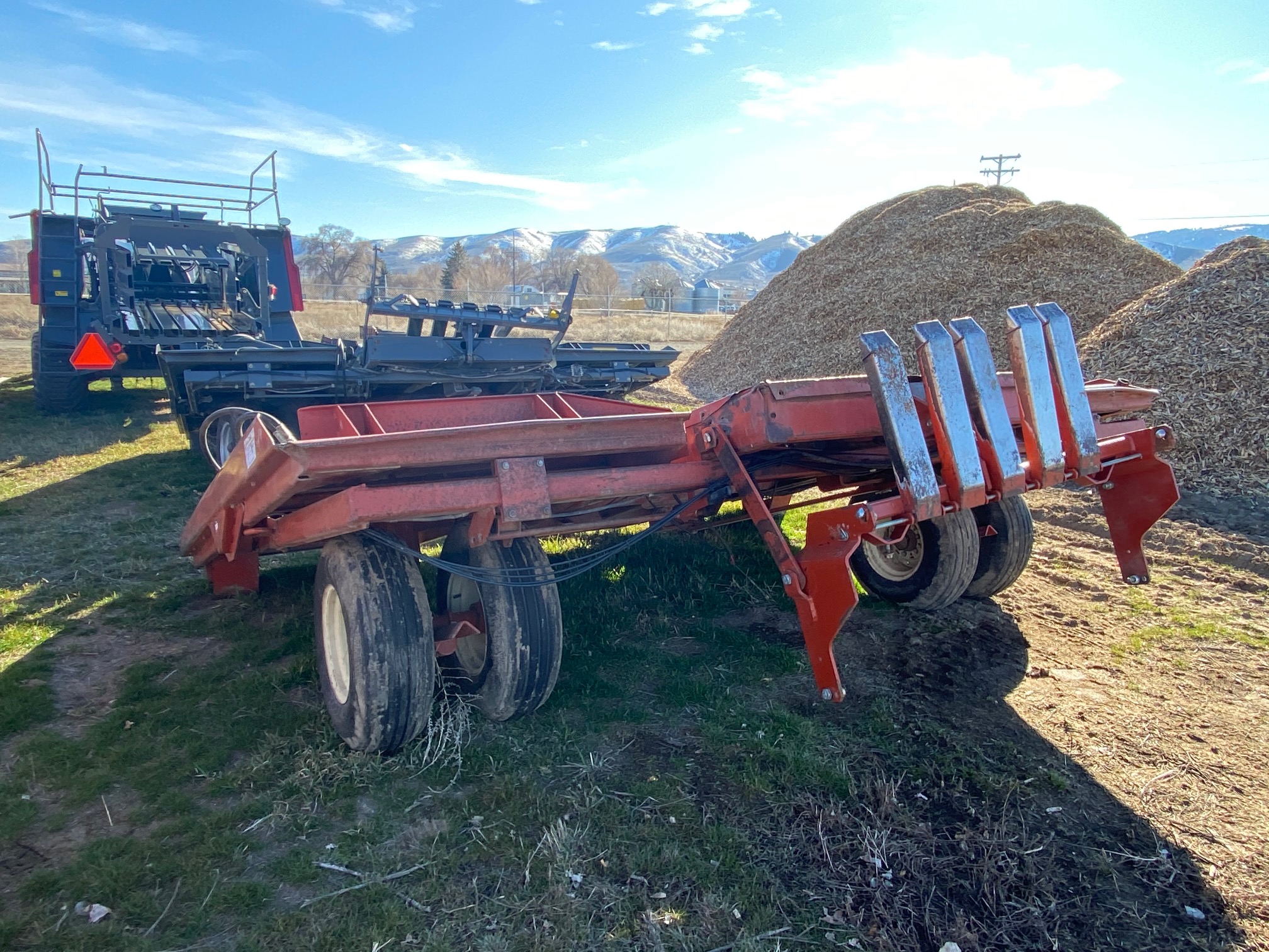 Hesston 4920 Bale Accumulator