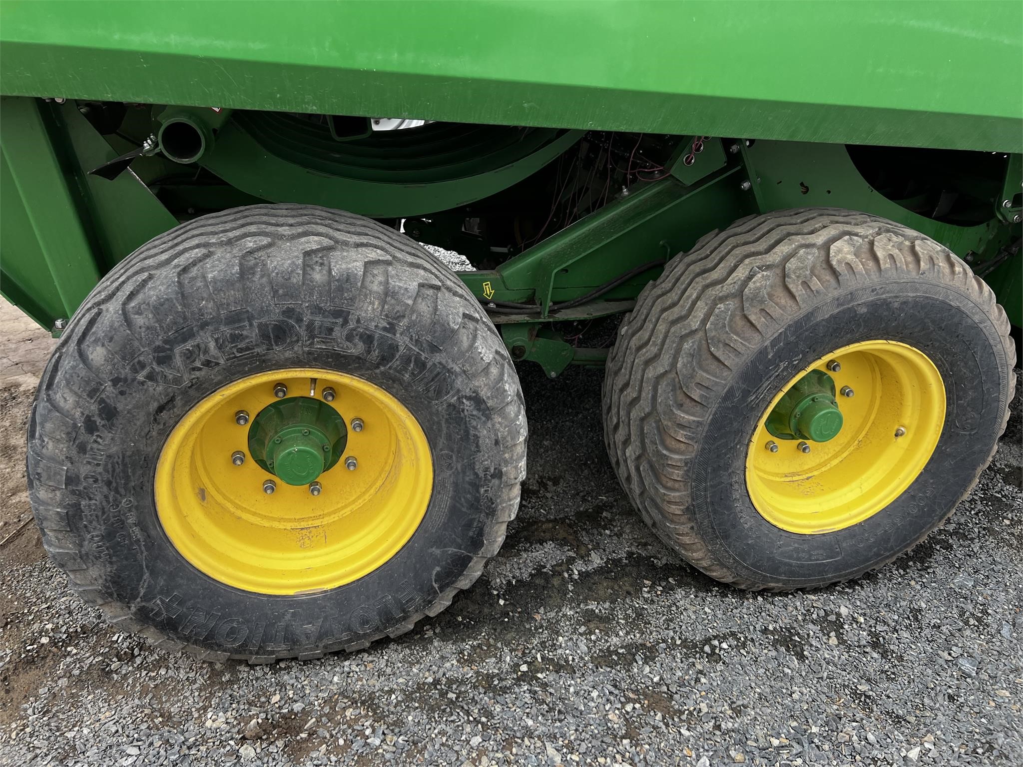 2015 John Deere L340 Baler/Square