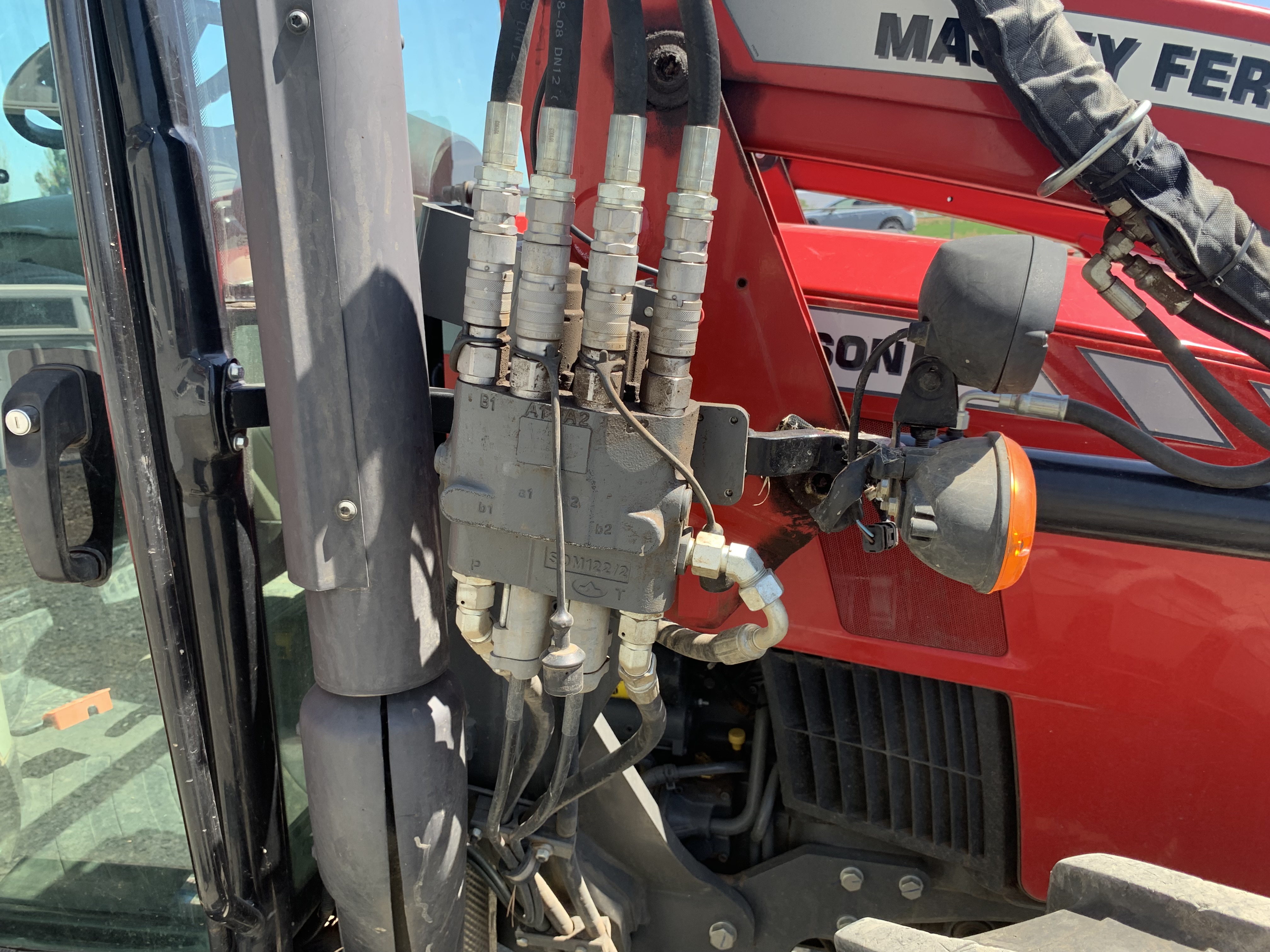 2019 Massey Ferguson 4709 Tractor