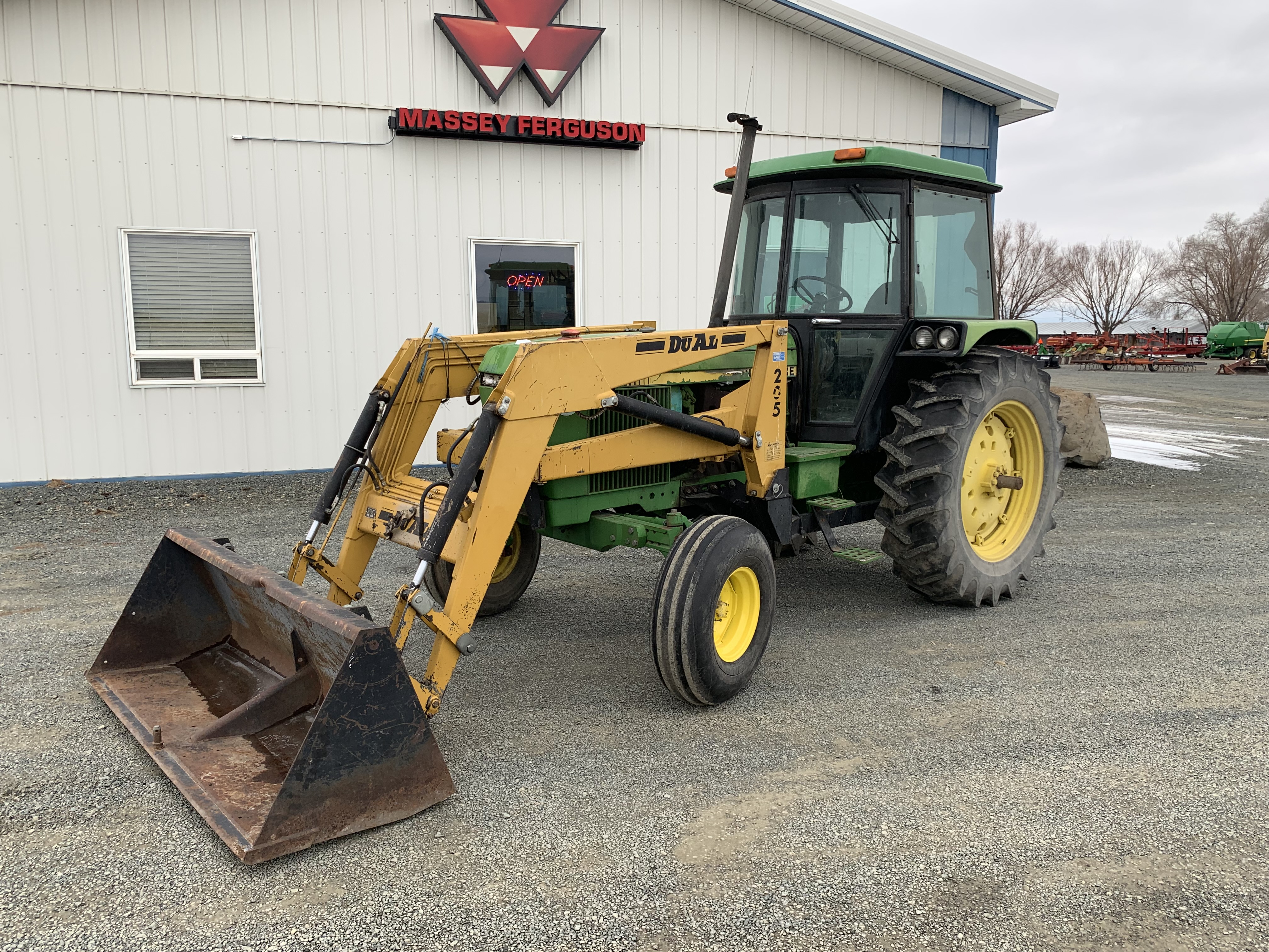 John Deere 2950 Tractor