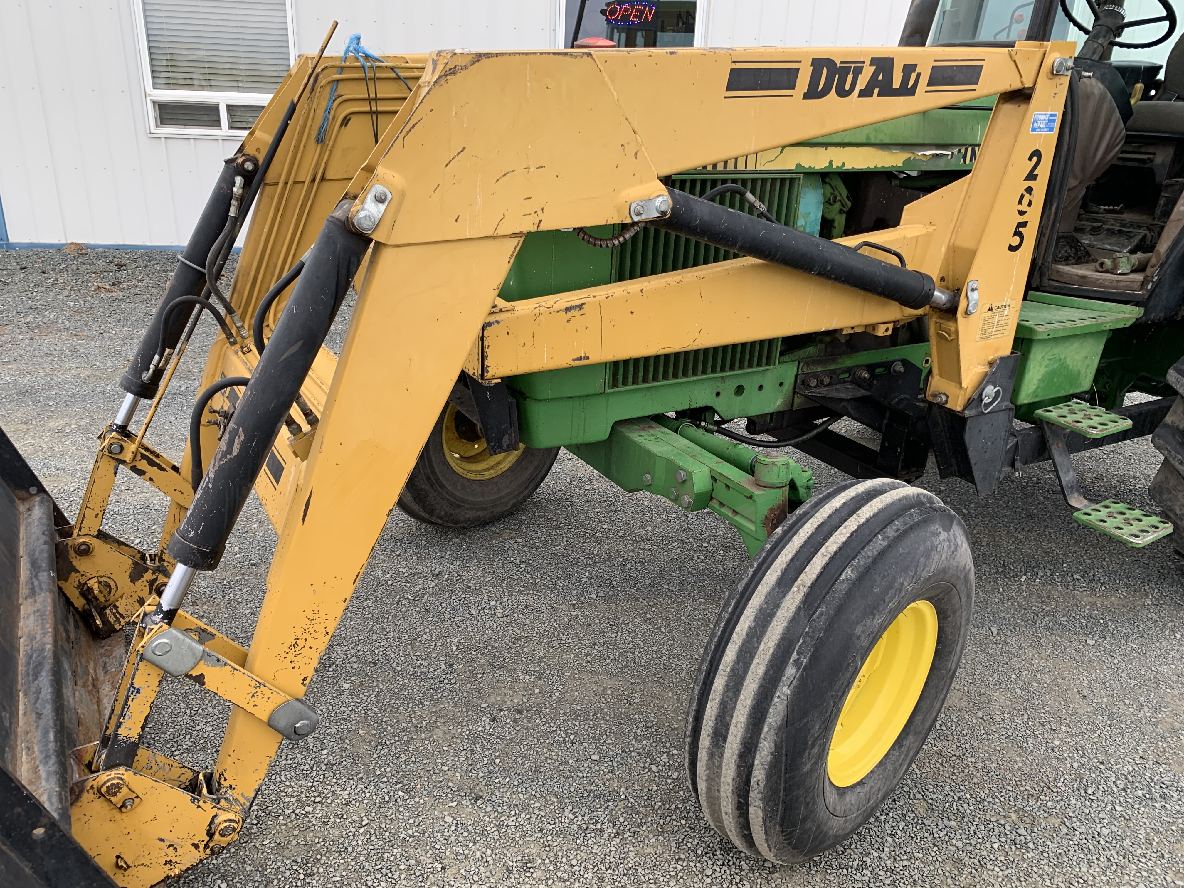 John Deere 2950 Tractor