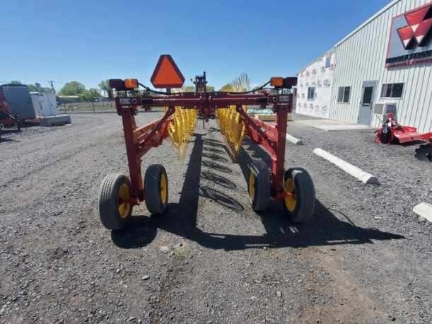 2017 New Holland 1428 Rake