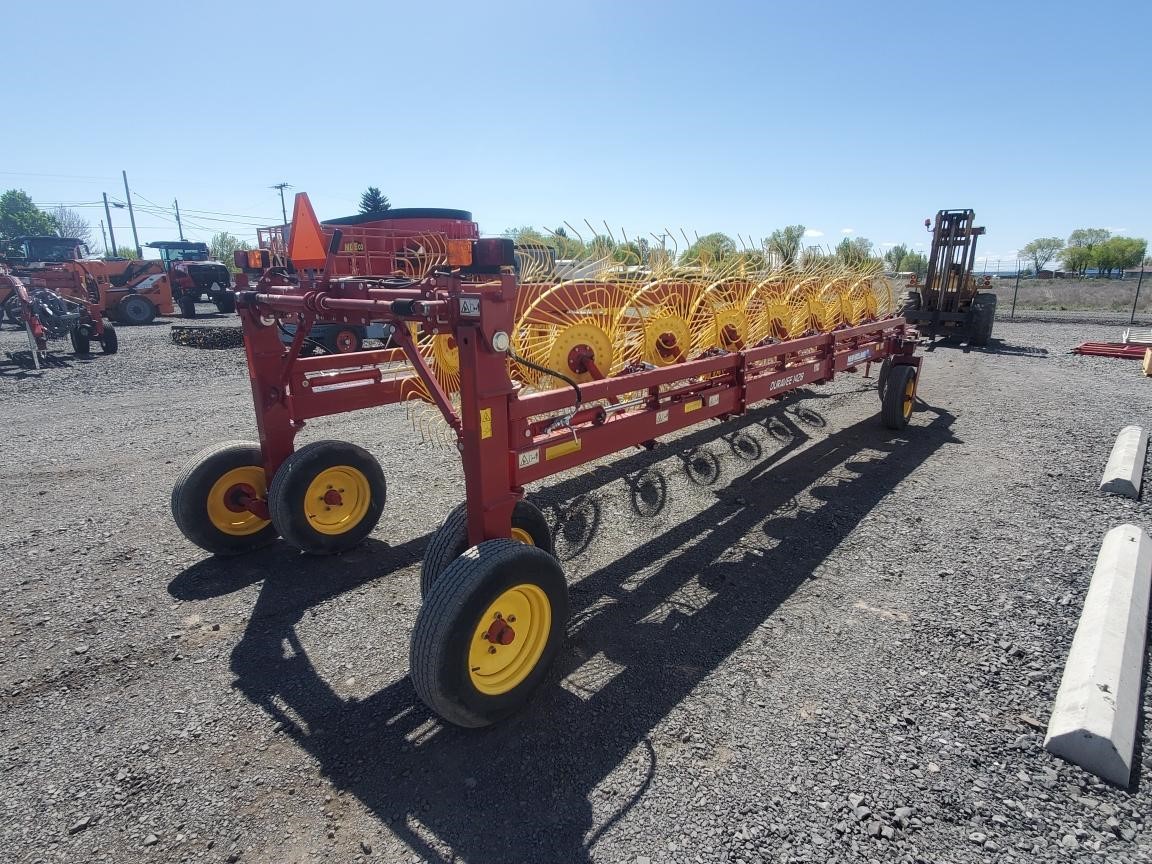 2017 New Holland 1428 Rake