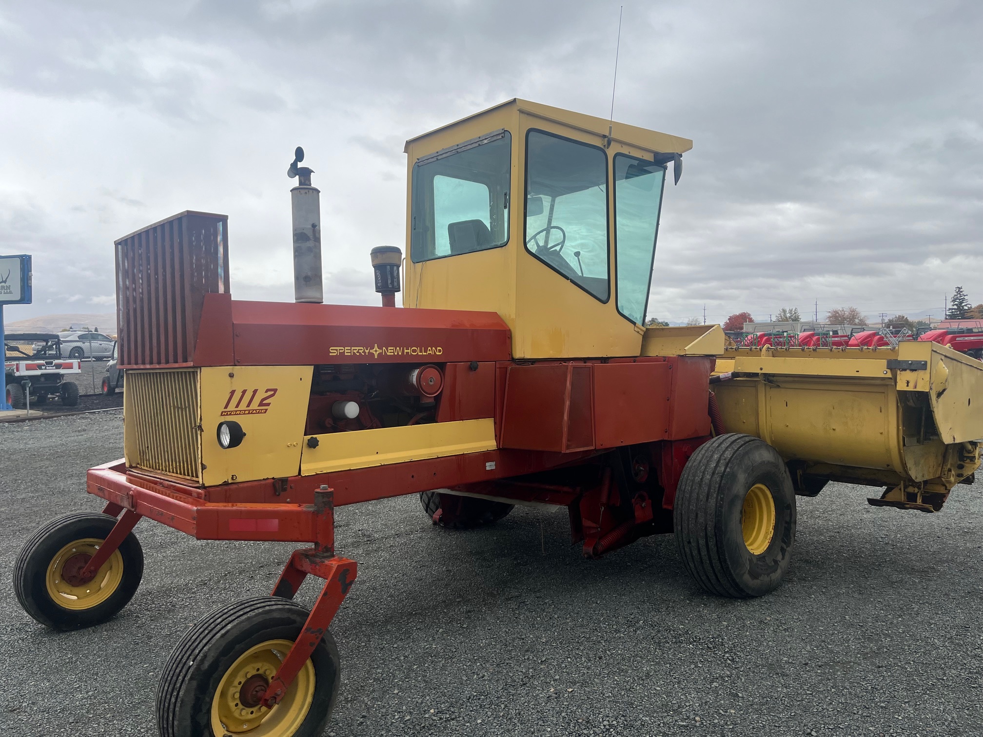 New Holland 1112 Windrower