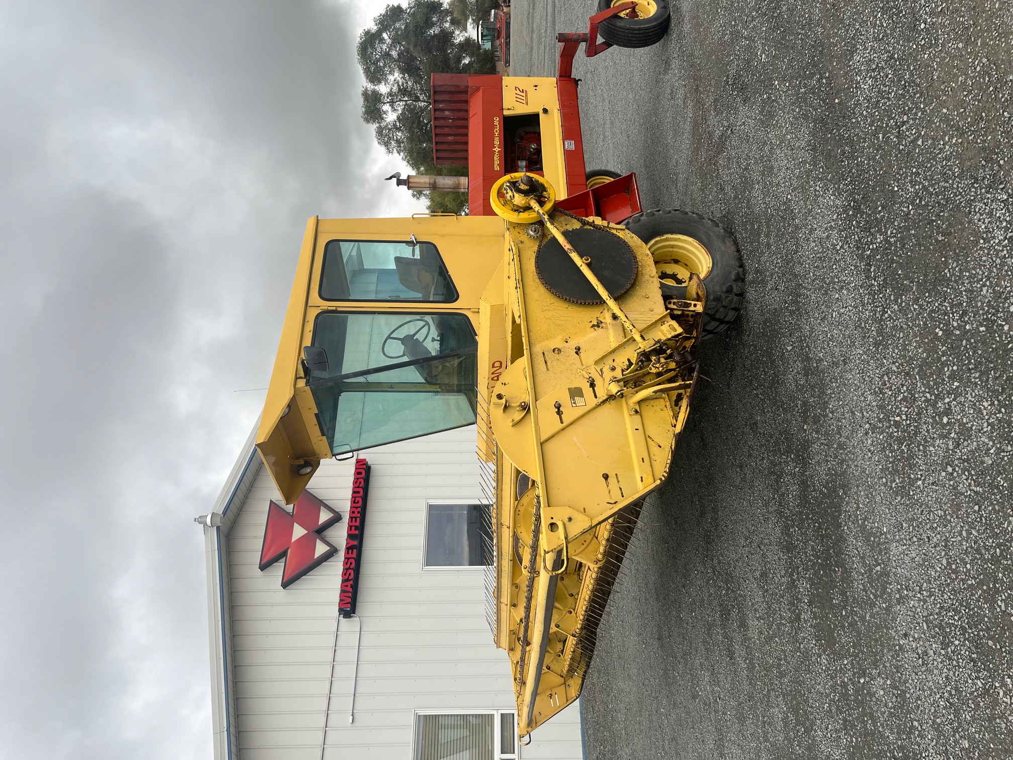 New Holland 1112 Windrower