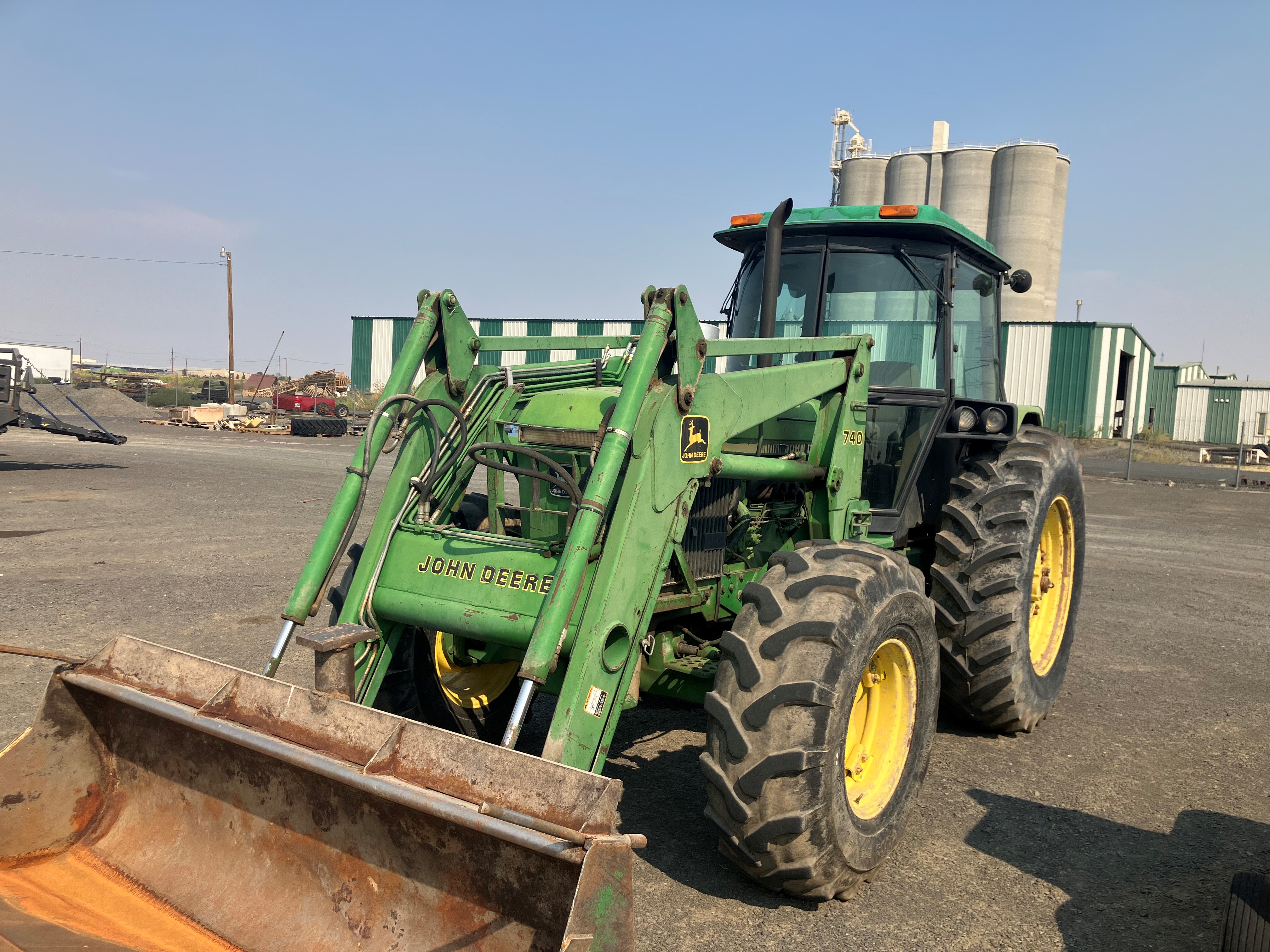 1992 John Deere 3255 Tractor