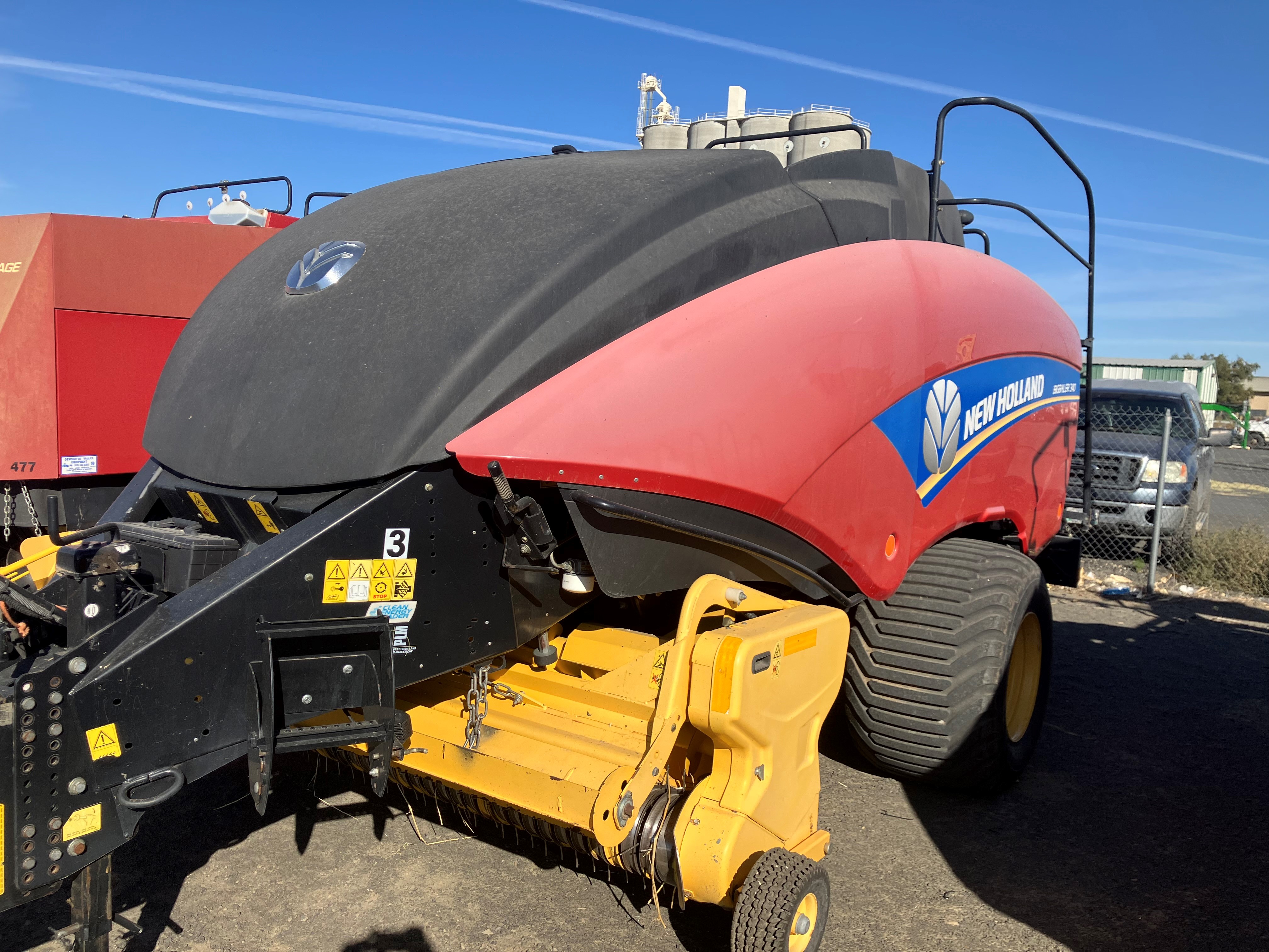 2015 New Holland 340S Baler/Square