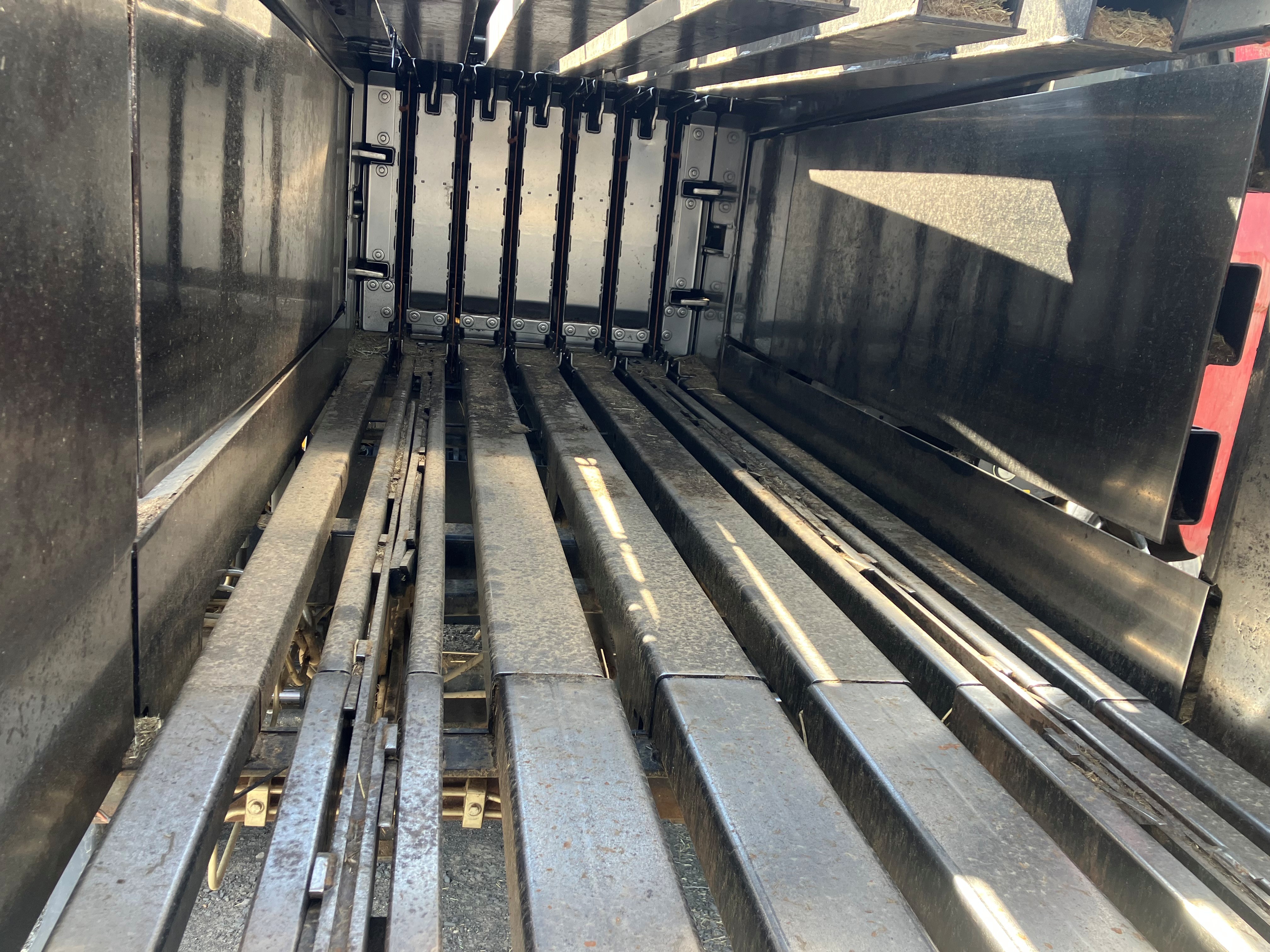 2016 New Holland 340S Baler/Square