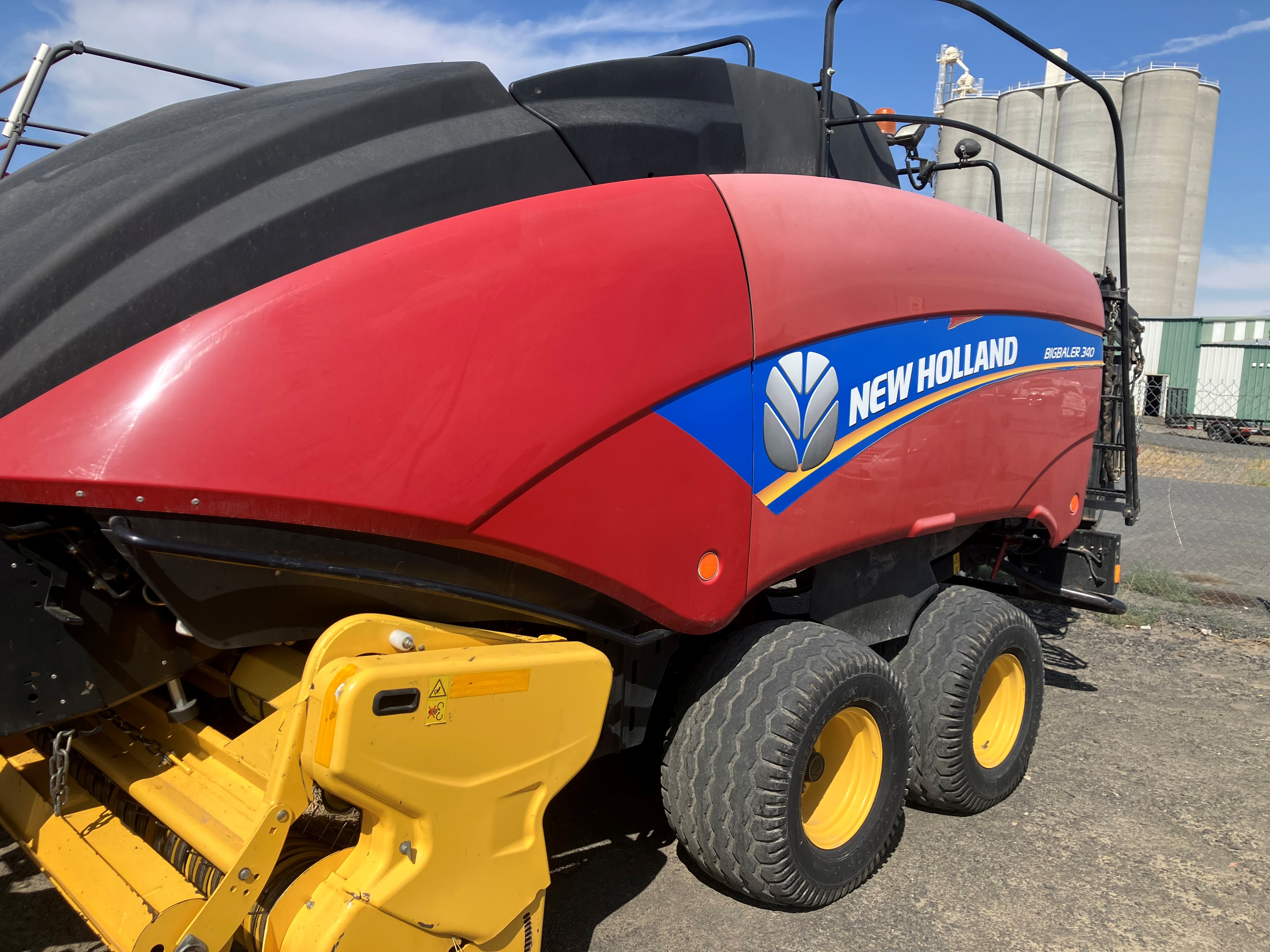 2016 New Holland 340S Baler/Square