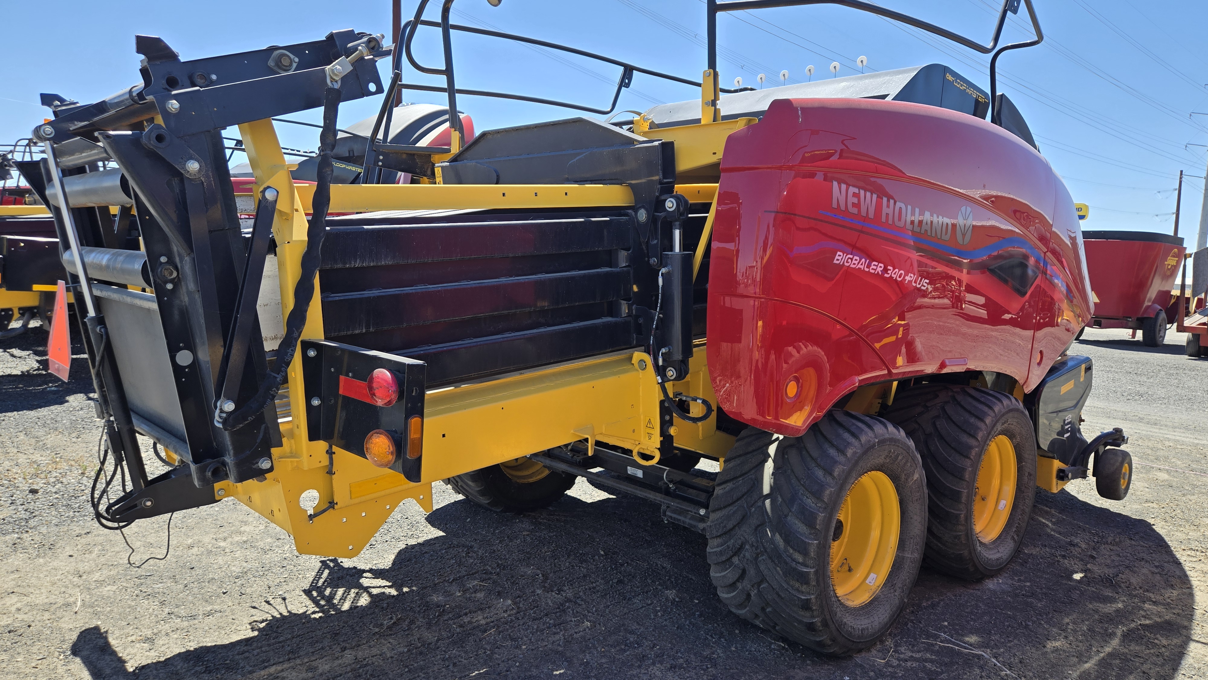 2023 New Holland 340S PLUS Baler/Square