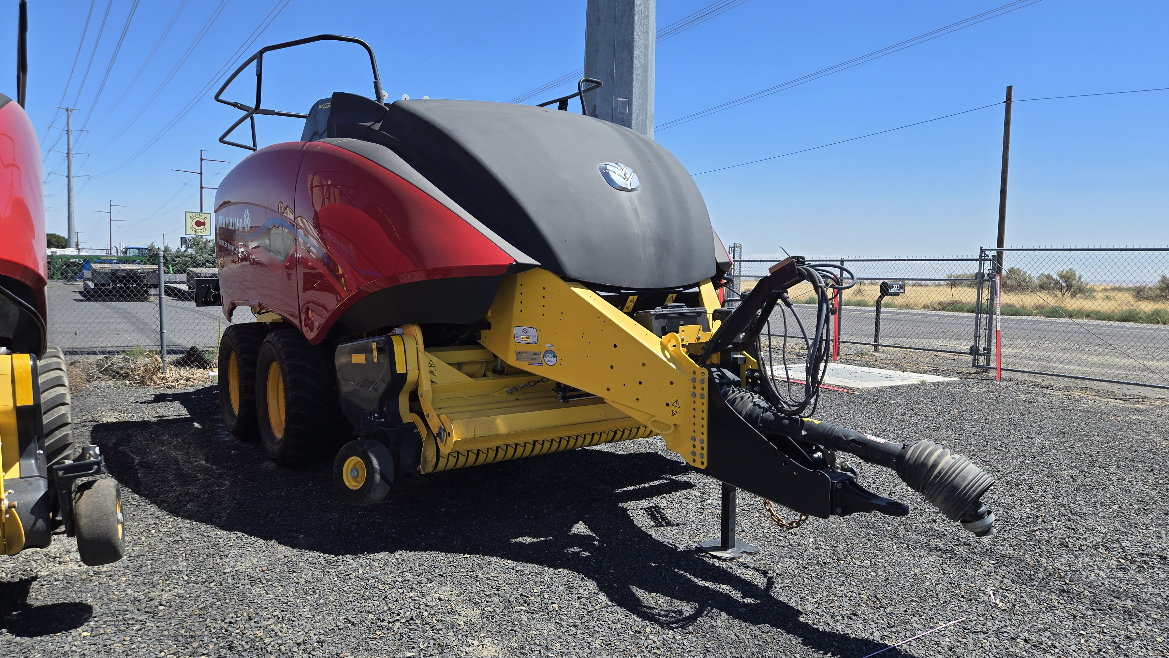 2023 New Holland 340S PLUS Baler/Square