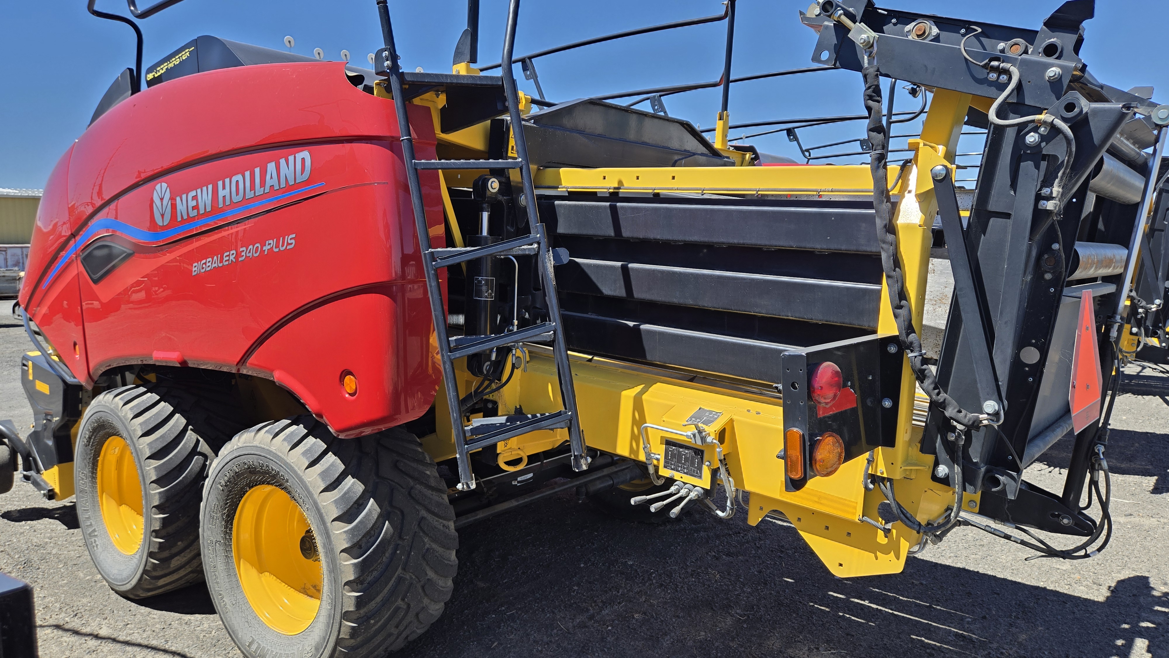 2022 New Holland 340S PLUS Baler/Square