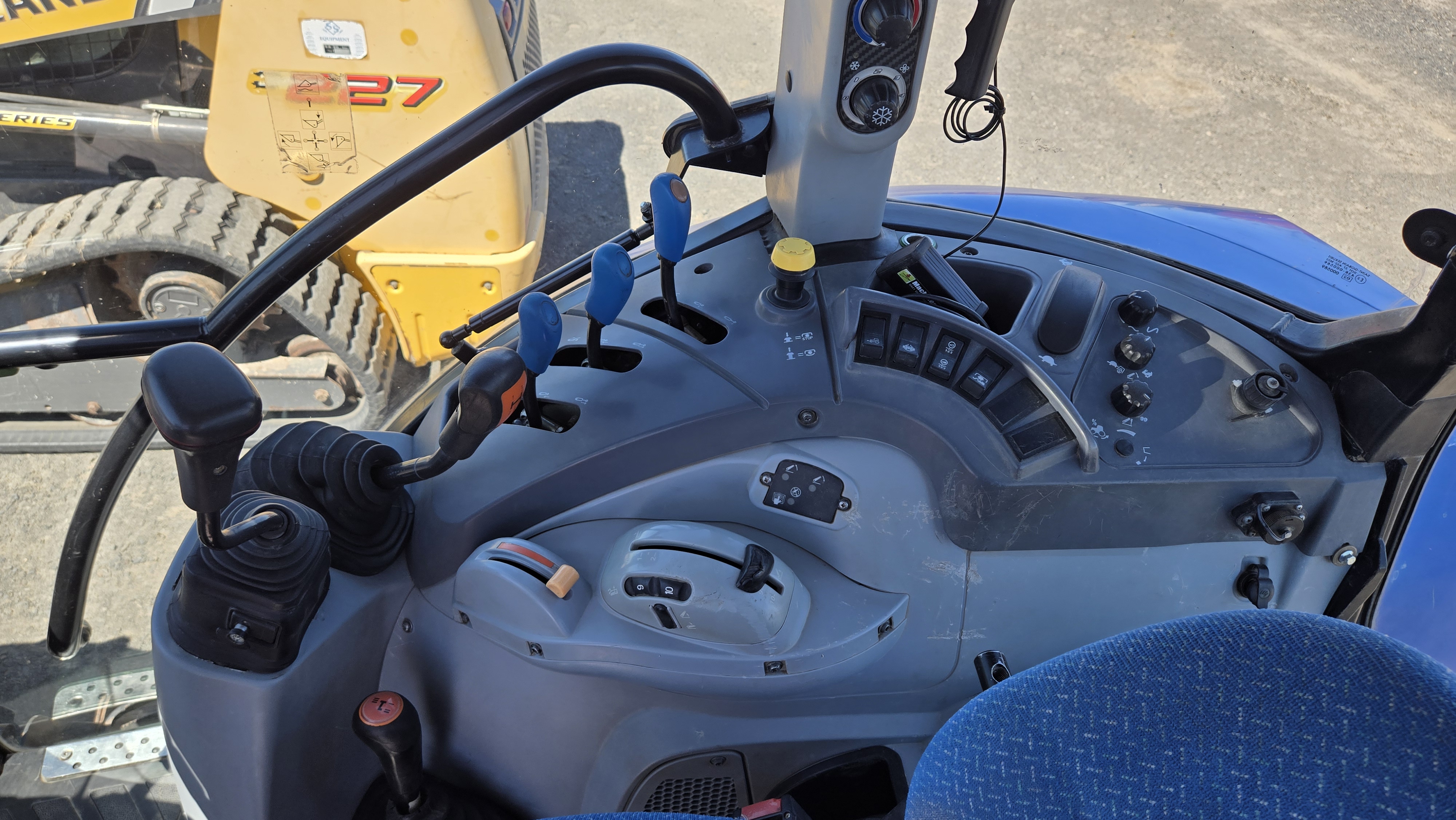 2013 New Holland T5.115 Tractor