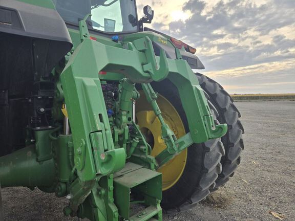 2023 John Deere 8R 370 Tractor