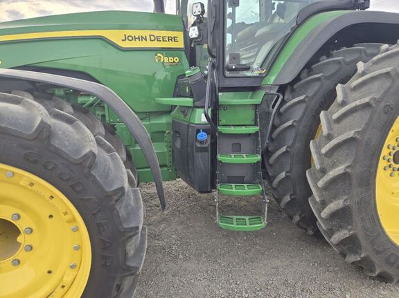 2023 John Deere 8R 370 Tractor