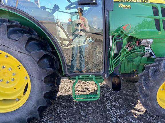 2022 John Deere 5075GN Tractor