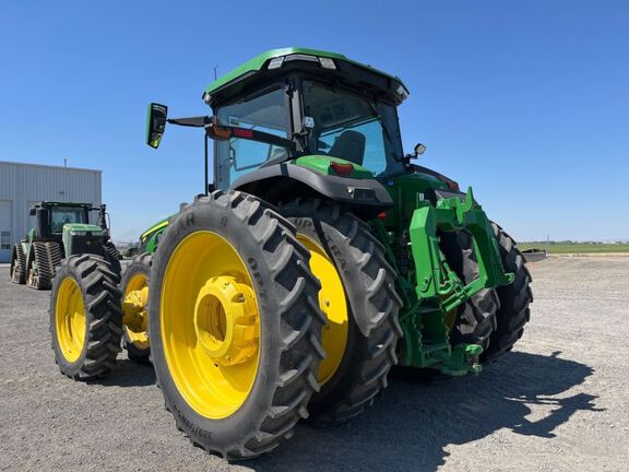 2022 John Deere 8R 370 Tractor