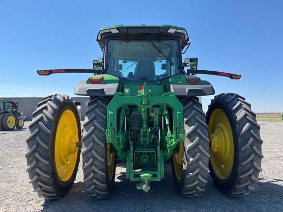 2022 John Deere 8R 370 Tractor