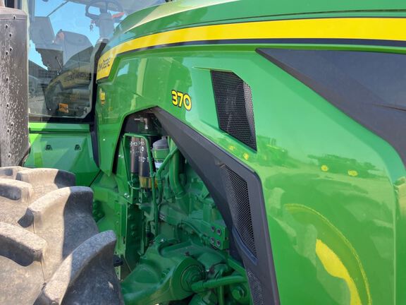 2022 John Deere 8R 370 Tractor