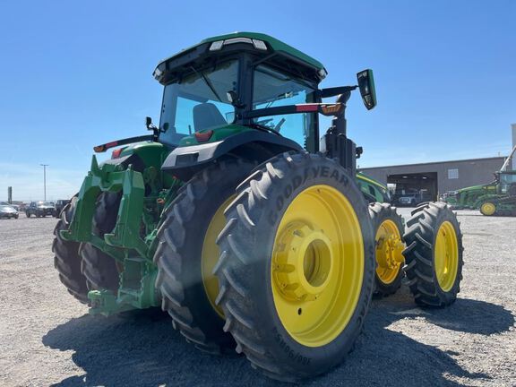 2022 John Deere 8R 370 Tractor